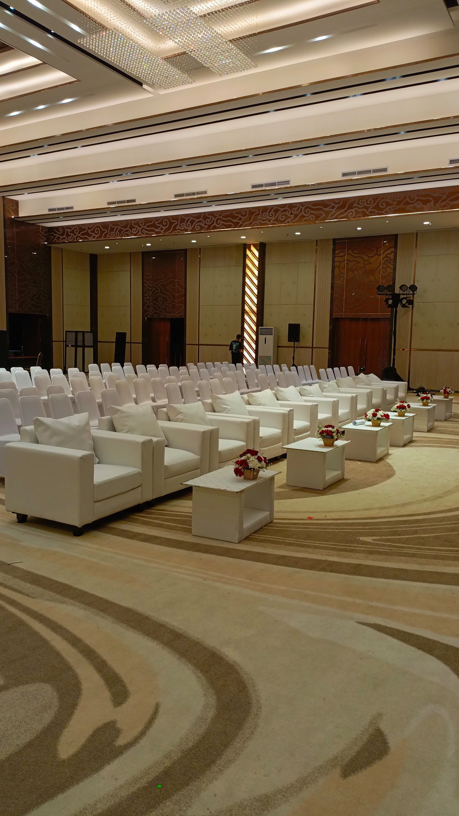 Sewa Kursi Sekitar di Sutera Hall (Convention Center Mall Alam Sutera) Tangerang Jaminan Kualitas 2025