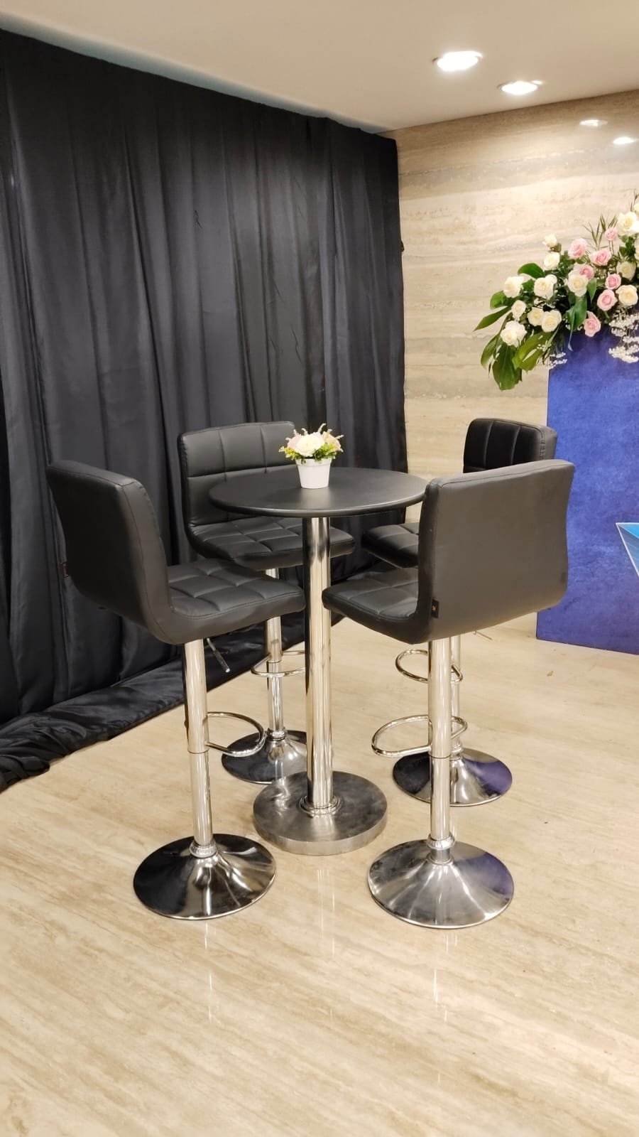 Sewa Barstool & Kursi Universitas Trisakti – Jakarta Barat Rental Jabodetabek by Gaharu Production