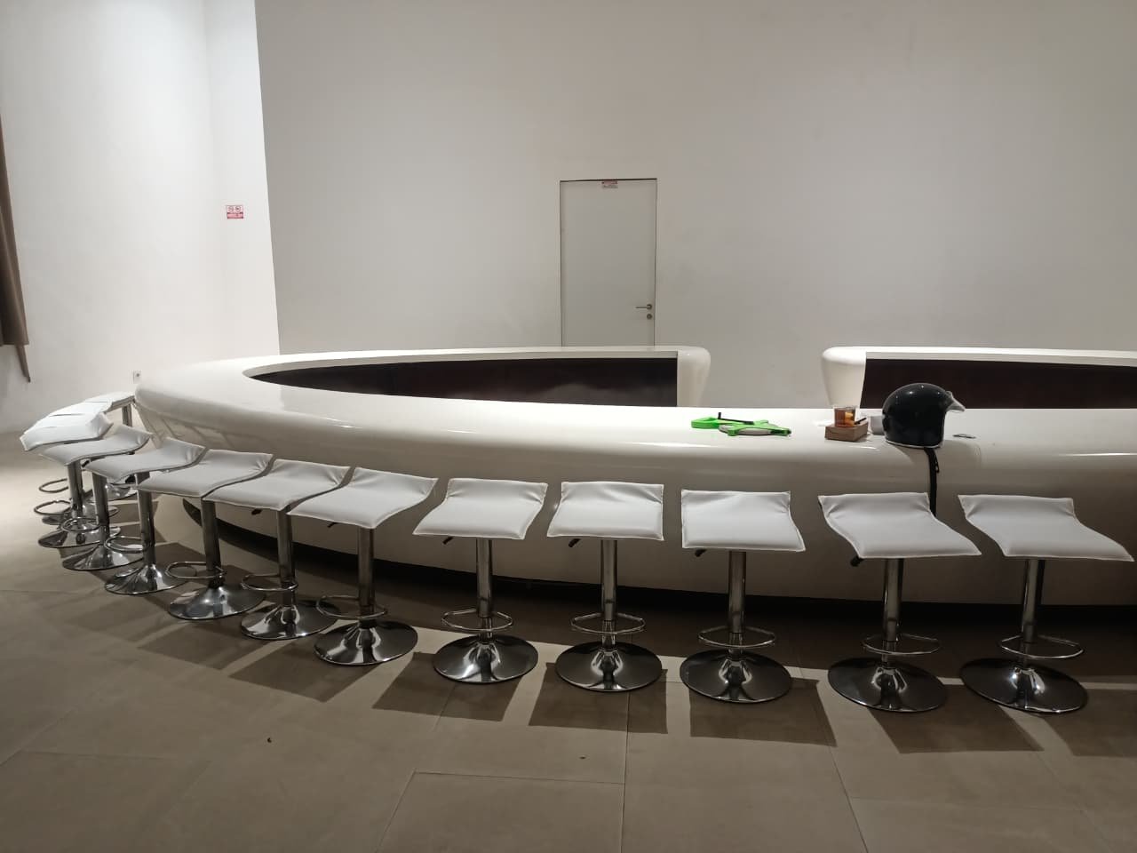 Sewa Barstool & Kursi Universitas Pelita Harapan (UPH) – Karawaci, Tangerang Rental Jabodetabek by Gaharu Production