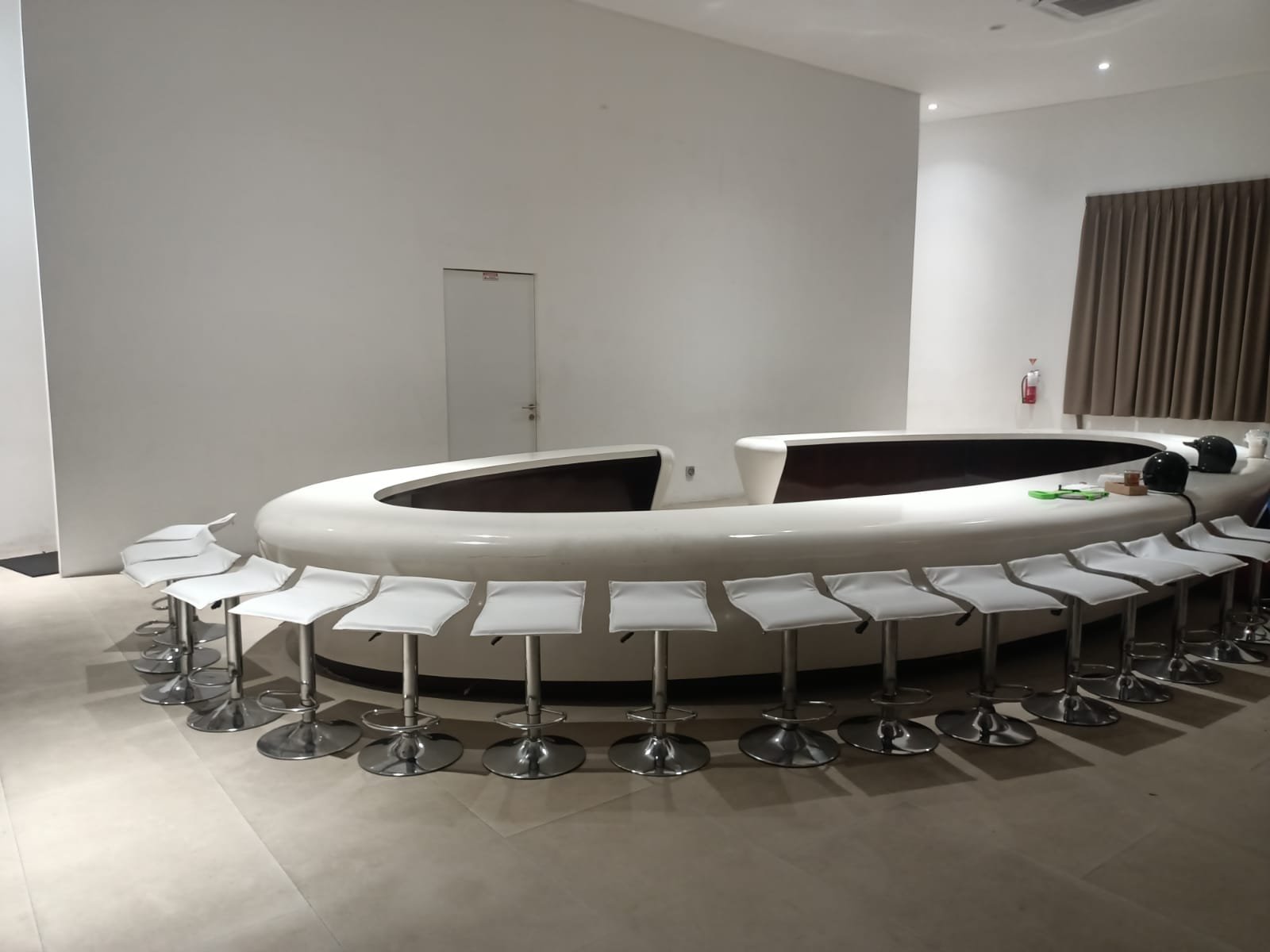 Sewa Barstool & Kursi Gedung Kesenian Jakarta – Pasar Baru | Sewa Sofa by Gaharu Production