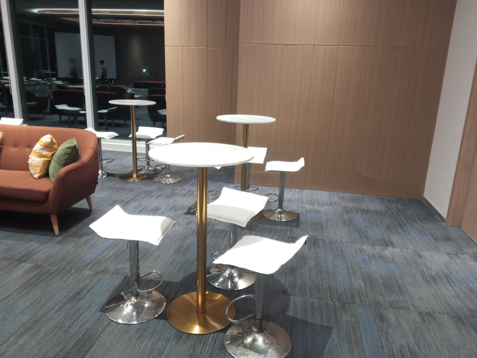 Sewa Barstool & Kursi Bogor Timur – Kota Bogor | Sewa Sofa by Gaharu Production