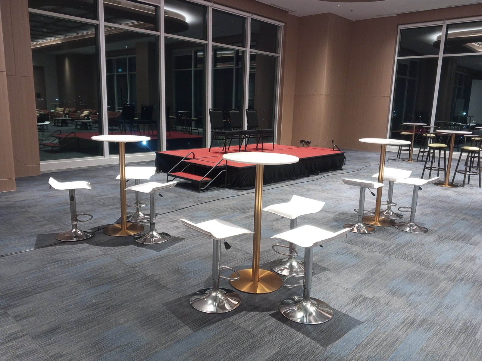 Sewa Barstool & Kursi Bogor Utara – Kota Bogor | Sewa Sofa by Gaharu Production