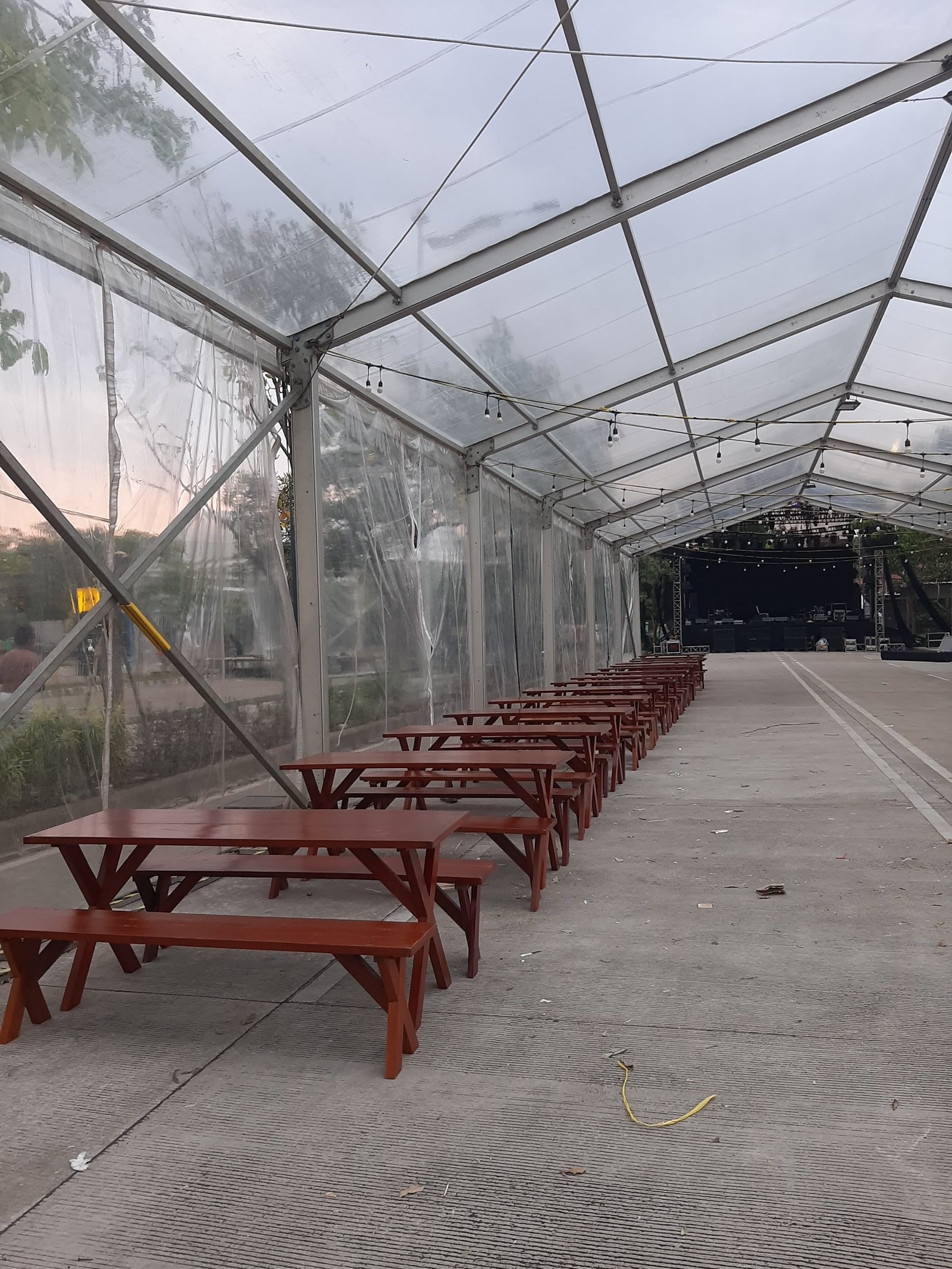 Sewa Kursi & Meja Taman Set Jakarta International Expo (JIExpo) – Kemayoran by Sewa Sofa