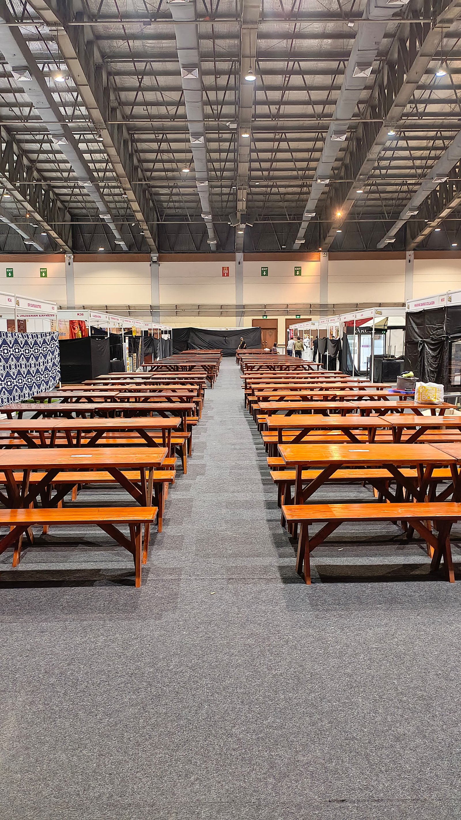 Sewa Kursi & Meja Taman Set Rhema Convention Hall – Bekasi by Sewa Sofa