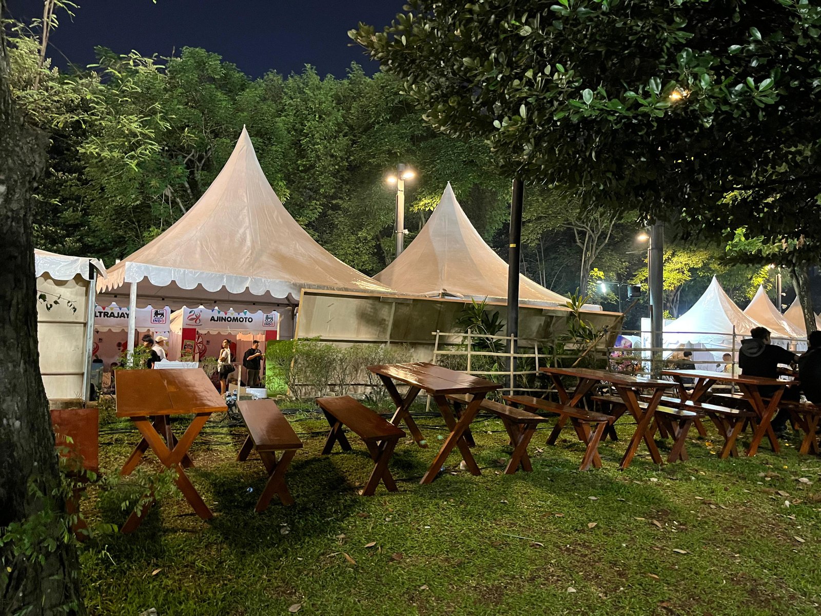 Sewa Kursi & Meja Taman Set Duren Sawit Jakarta Timur by Sewa Sofa