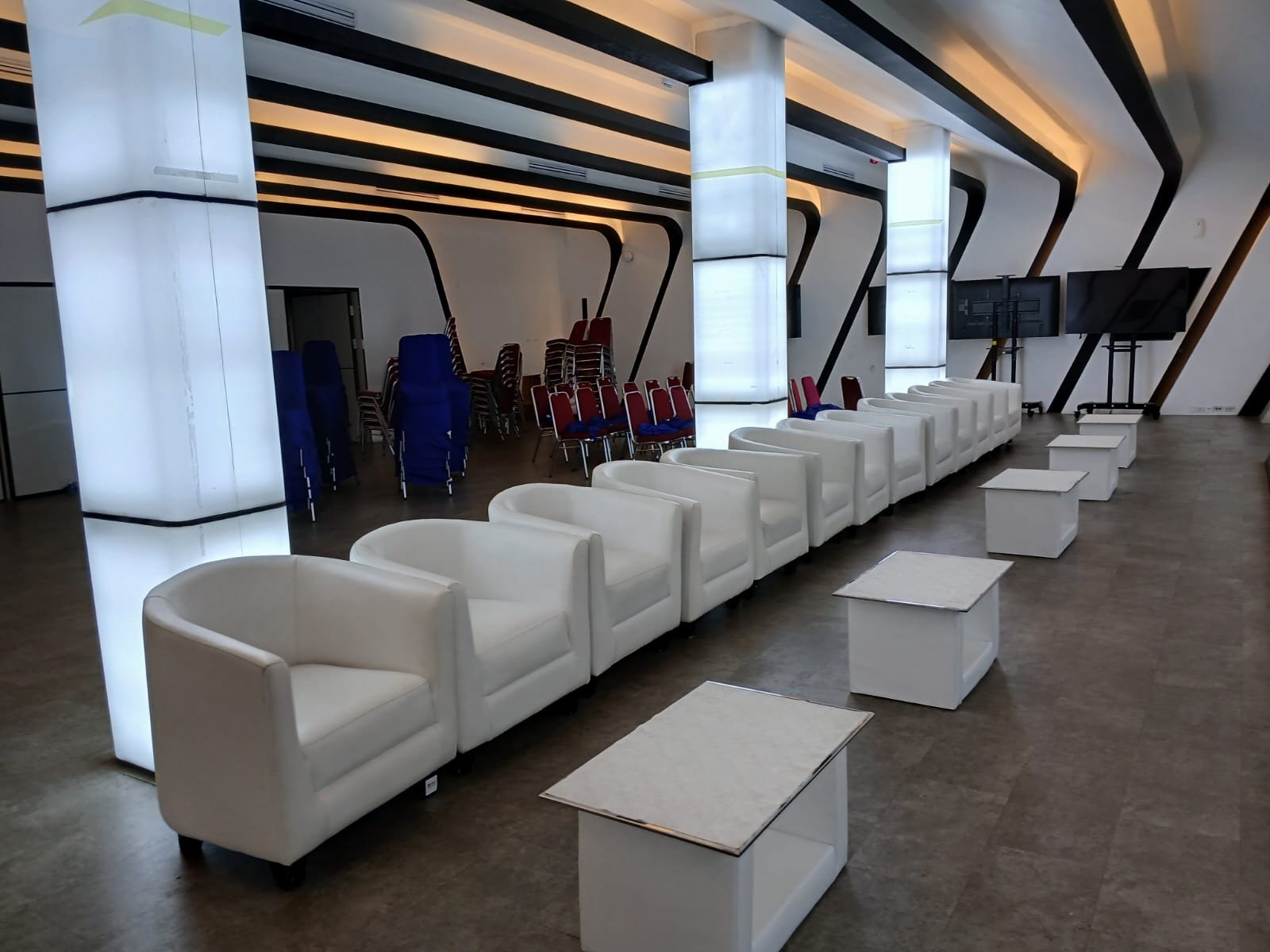 Sewa Sofa di Santika Premiere Harapan Indah Bekasi Kota Bekasi