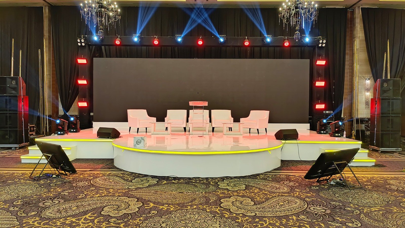 Sewa Sofa di Branchsto Equestrian Park BSD